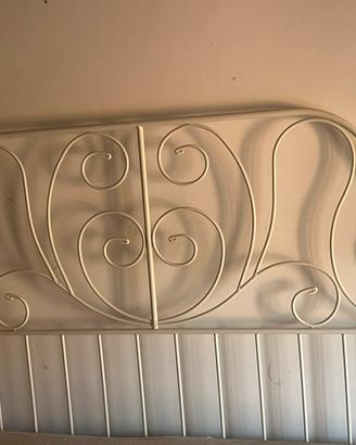 Letto laccato in ottone