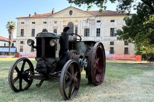 Trattore d'epoca SUPER LANDINI in fusione