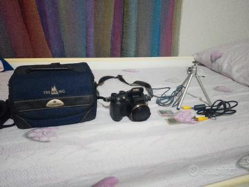 Fujifilm FinePix S7000.