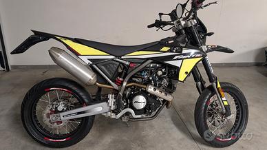 moto 125 Fantic xmf motard