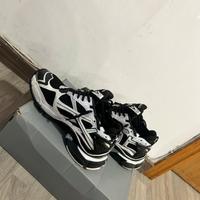 Balenciaga runner