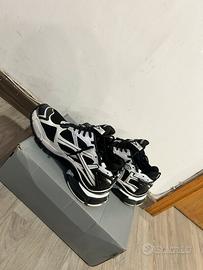 Balenciaga runner