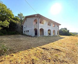LA CASA IDEALE PER CHI SOGNA SPAZIO e NATURA - MON