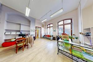 LOCALE COMMERCIALE CON POSSIBILITA' DI CAMBIO DI D