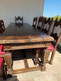 Tavolo con sedie stile spagnolo