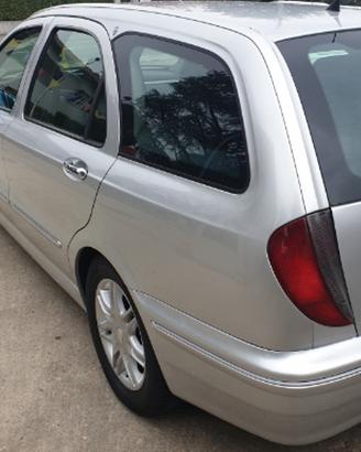 Lancia Lybra portellone porte specchi
