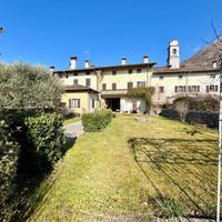 RINNOVATA CASA DI CORTE: spazio e verde privato!