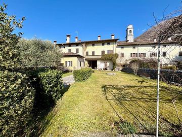 RINNOVATA CASA DI CORTE: spazio e verde privato!