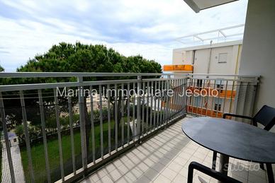 Elegante Appartamento Quadrilocale Fronte Mare in