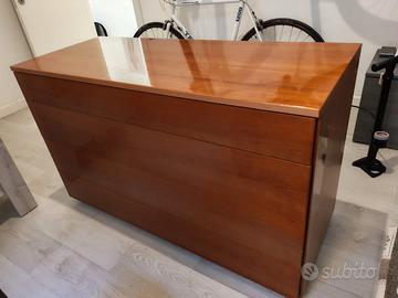 cassettiera marrone chiaro 