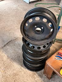 Cerchi in ferro R15 4x108 Ford