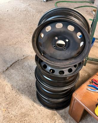 Cerchi in ferro R15 4x108 Ford