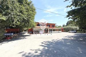 Attività / Licenza di 370 m² a Labico