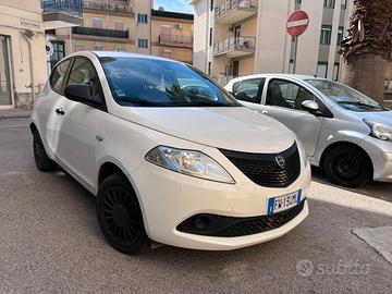 Lancia y 1.2 elefantino