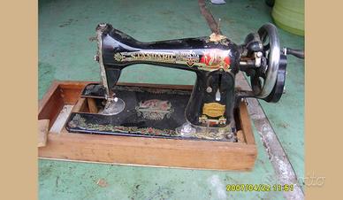 Macchina da cucire da tavolo
