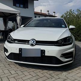 Volkswagen Golf 7 restyling R-Line
