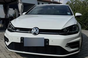 Volkswagen Golf 7 restyling R-Line