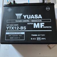 batteria yuasa per moto