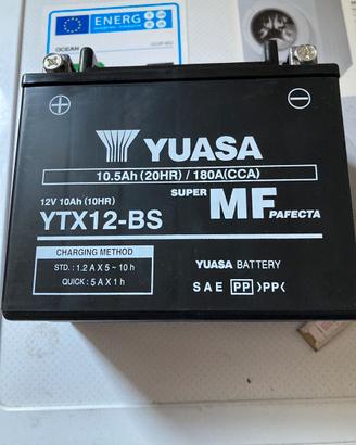 batteria yuasa per moto