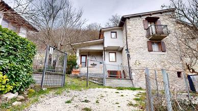 Casa indipendente di 80 m² con 3 locali a Rieti