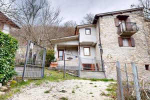 Casa indipendente di 80 m² con 3 locali a Rieti
