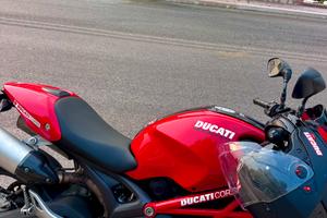 Ducati Monster 696