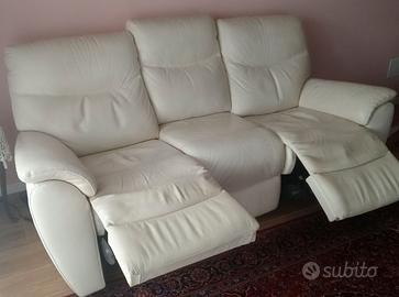 DIVANO IN PELLE CON 2 RELAX ELETTRICI