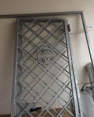 Inferriata / Cancello in ferro battuto