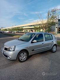 Renault clio 119.600km  