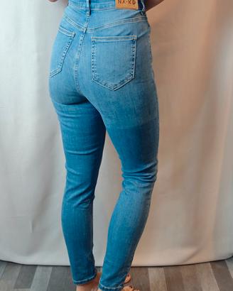 Jeans Na-kd a vita alta. taglia L