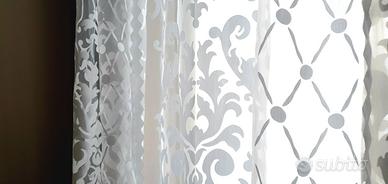 tende organza con disegni floreali