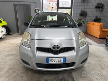 Toyota Yaris 1.0 3 porte Sol
