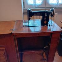 Macchina da cucire d’epoca a pedale Gottfried
