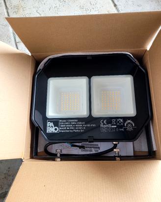 fari proiettori lampioni illuminazione led