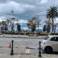 Via Roma Ampio Locale commerciale fronte porto