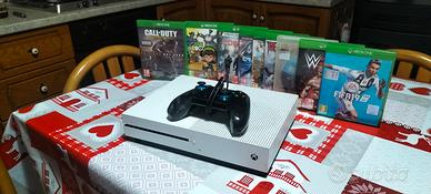 Xbox One serie s. + 9 giochi  95€