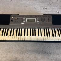 Pianola Yamaha PSR E353