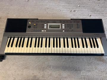 Pianola Yamaha PSR E353