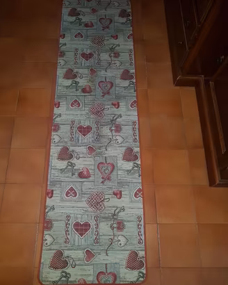 Tappeto cucina antiscivolo. Fantasia cuori.