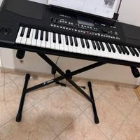 Tastiera Musicale Korg PA 300 + cavalletto