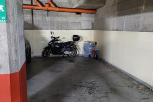 Posto auto e moto via Pascoli