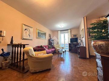 4 LOCALI A MONTEROTONDO