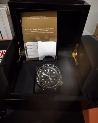 SEIKO  QUARTZ  PROFESSIONAL DIVERS  600M 7549 7009