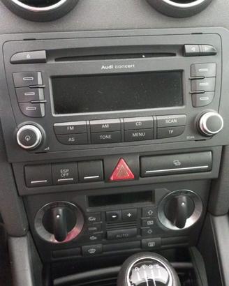 Audi A3 8P Autoradio Radio Concert + CD Changer