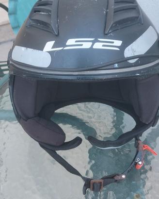 caschi varie taglie usati