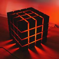 Lampada da tavolo cubo stampato in 3D