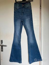 Jeans zampa a vita alta taglia 36