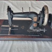 Macchina da per cucire Junker and Ruh antica
