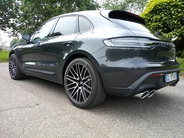 PORSCHE Macan - 2022