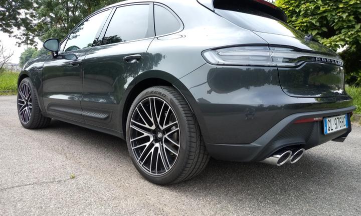 PORSCHE Macan - 2022